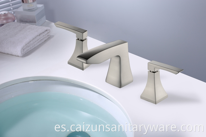 Brushed Widespread Bathroom Faucet